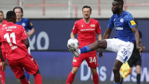 Schalke sigue sin ganar tras el retorno al fútbol en Alemania