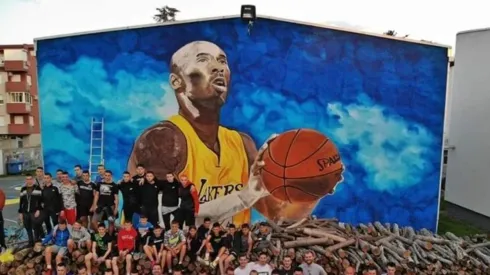 El mural dedicado a Kobe Bryant fue pintado al costado de una escuela en el sur de Europa, y es hasta el momento el más grande del continente