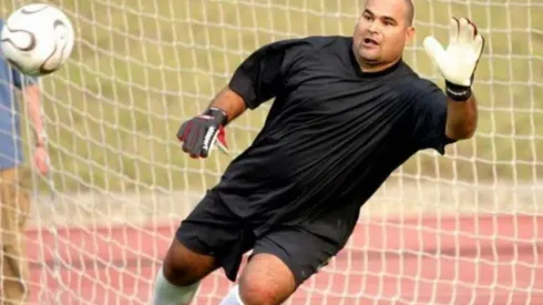 Chilavert va contra Domínguez y la Conmebol.
