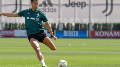 El portugués Cristiano Ronaldo fue captado entrenando con botines modificados al estilo del rugby para mejorar el grip e incrementar su velocidad
