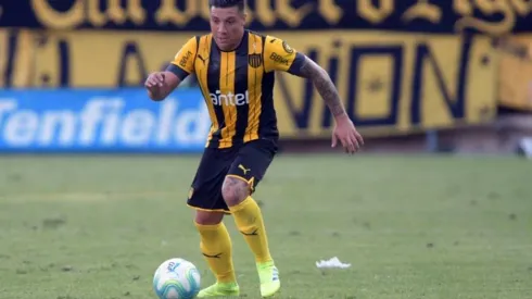Christian Bravo solo podrá volver a los entrenamientos con Peñarol a fines de junio