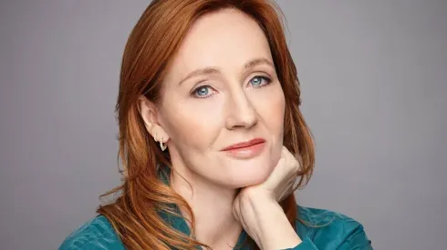 J.K. Rowling fue fustigada por miles de usuarios en Twitter, además de la organizaciones vinculadas a la comunidad de la diversidad sexual.