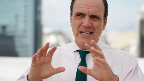 El ministro Cristián Monckeberg estará 14 días en cuarentena.