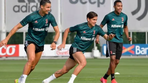 Cristiano Ronaldo y Paulo Dybala entrenando en Turín