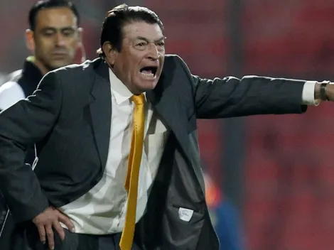 Clavito y el día que casi se ahorca con su corbata por encarar a un hincha