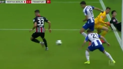 André Silva define de taco