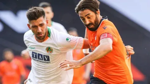 Başakşehir derrotó en casa a Alanyaspor en el regreso del fútbol turco