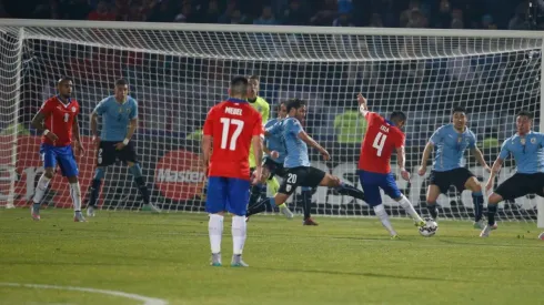 El golazo de Isla a Uruguay.
