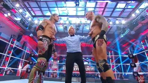 Edge y Randy Orton brindaron un gran match de lucha libre pura y clásica.