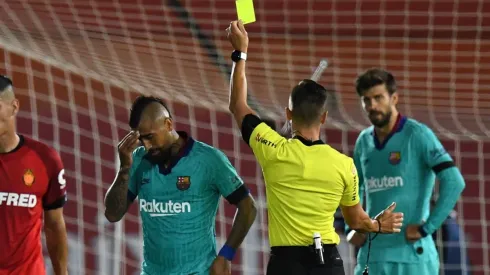 Arturo Vidal recibió su cuarta tarjeta amarilla ante el Mallorca y quedó apercibido