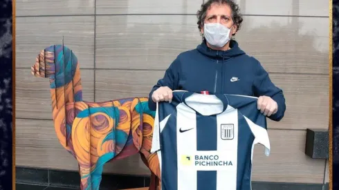 Mario Salas ya está en Perú para su desafío con Alianza Lima