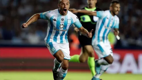 Marcelo Díaz festejando su recordado gol para Racing ante Independiente