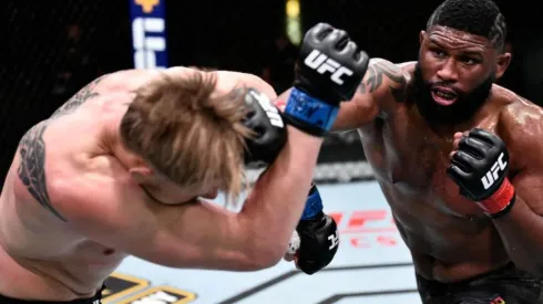 Curtis Blaydes no tuvo piedad con Alexander Volkov