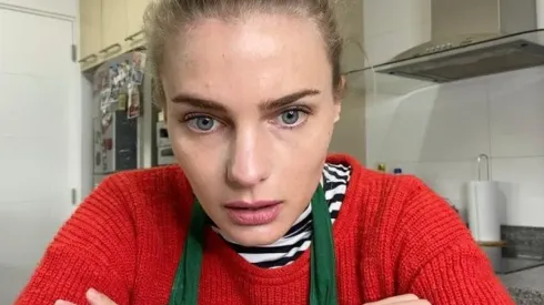 Josefina Montané intentando comprender las señales del personaje de Loreto Aravena.