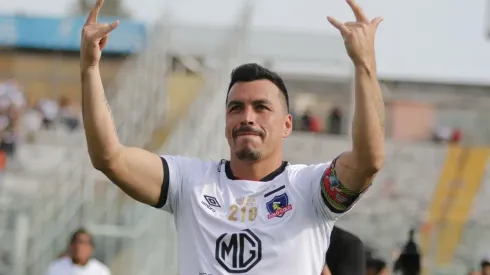 Esteban Paredes se ríe de la ANFP