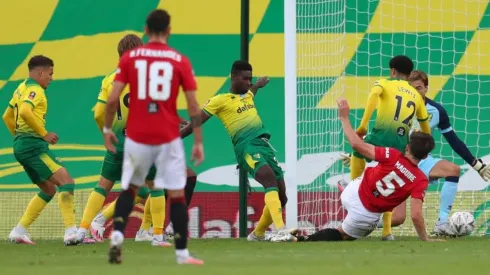 El defensor Harry Maguire marcó el gol del triunfo de Manchester United en el final