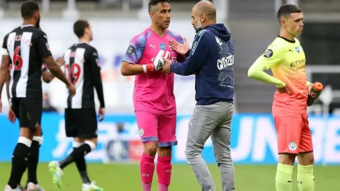 Claudio Bravo y Manchester City clasifican a las semifinales de la FA Cup