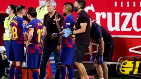 La manera en que Eder Sarabia vive los partidos, gritando groserías y exaltándose con cada cobro habría terminado con la paciencia de los jugadores blaugrana.
