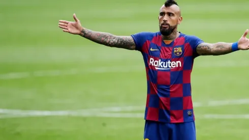 Arturo Vidal junto al Barcelona reciben al Atlético de Madrid, en un encuentro que depende el futuro azulgrana en la lucha por el título.