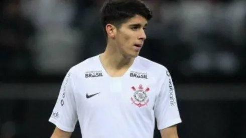 Ángelo Araos volvió a las prácticas con el Corinthians