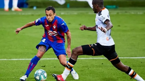 La emotiva despedida del Eibar a Fabián Orellana