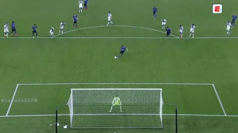 Alexis se lució con un potente remate de penal para el 2-0 del Inter ante Brescia