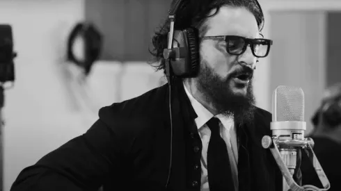 Ricardo Arjona está probando una nueva forma de distribución y promoción de su material discográfico.