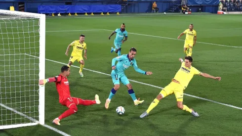 Arturo Vidal es titular en el Barça