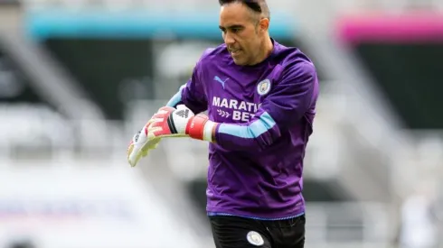 Bravo es suplente en nuevo duelo del City.