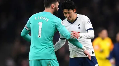 Lloris junto a Son
