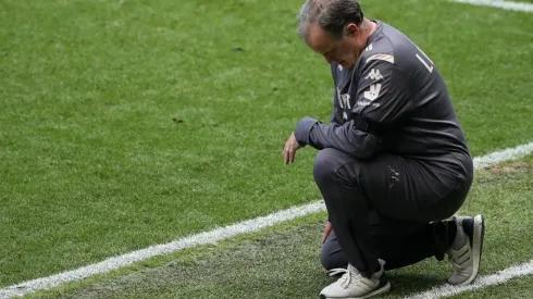 Bielsa y acompañó el llamado contra el racismo.