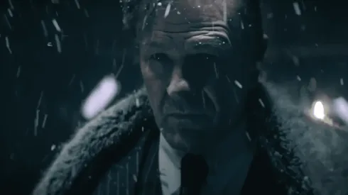 Sean Bean entre la nieve del desolado mundo de "Snowpiercer".