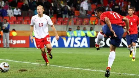 Momento en que Mark González le dio el triunfo a la Roja sobre Suiza en Sudáfrica 2010.