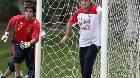 Claudio Bravo y Marcelo Bielsa en la selección chilena