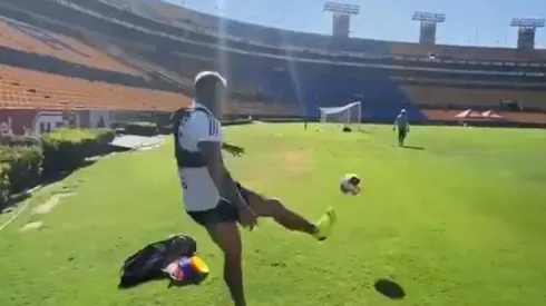 Vargas y su golazo en el entrenamiento del Tigres.