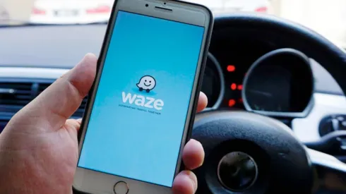 Waze no informará temporalmente la presencia de Carabineros