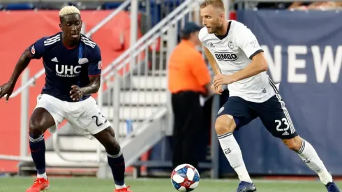 Solos y Revs van por un cupo en cuartos.