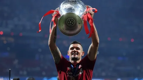 Lovren estuvo seis años en el Liverpool, y tras ganar la Premier League Jurgen Klopp le informó que no estaba en sus planes para la próxima temporada.