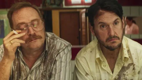 Christian Tappan y Andrés Parra en una escena de "El Robo del Siglo".