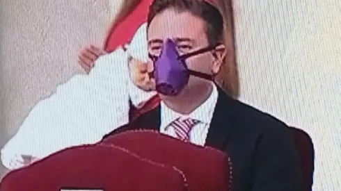 Así lucía Christian Pino en medio del cambio de gabinete de este martes, en La Moneda.