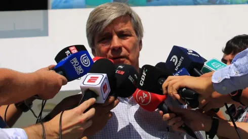 Harold Mayne-Nicholls anunció que seguirá en la vicepresidencia de Colo Colo aunque no reciba sueldo
