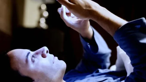 Cuatro consejos para evitar la fatiga de tus ojos mientras usas tu smartphone