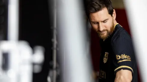 Lionel Messi es rostro central en la presentación de la nueva camiseta de Barcelona para la próxima temporada