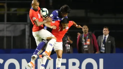 Nolberto Solano se rindió a los pies de Arturo Vidal y Alexis Sánchez