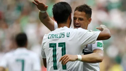 Carlos Vela y Chicharito defendiendo a la selección de México en el Mundial de Rusia 2018.