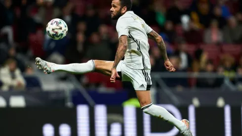 Dani Alves puede cambiar de equipo en Brasil.