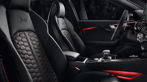 Audi se disculpó de inmediato luego que algunos internautas consideraran la campaña del RS4 Avant como "ofensiva"