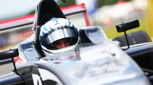 El chileno debutó la semana pasada en la prueba británica, y a partir de este jueves buscará seguir sumando experiencia y puntos.