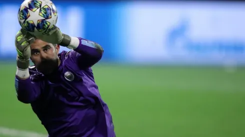 Claudio Bravo en el arco del Manchester City