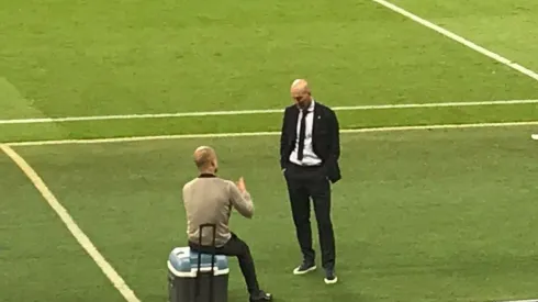 Pep y Zizou protagonizaron una épica foto tras la eliminación de Real Madrid de Champions a manos de Manchester City.